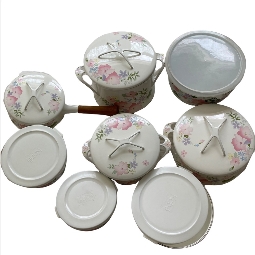 Kobë Japan Cookware Set Courtney Metal Enamelware Pastel Flowers